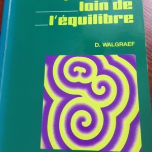 Cover of the book Structures spatiales loin de l&#039;équilibre (1988)